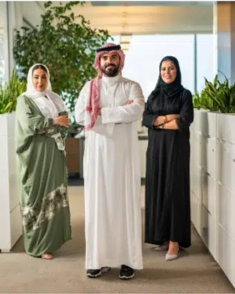 مؤسسة حقيبتك لاعداد وتصميم الحقائب التدريبية هي منظمة تعمل في مجال تطوير الموارد البشرية وتقديم الحلول التدريبية المخصصة. تأسست "حقيبتك" من أجل تلبية احتياجات الأفراد والشركات في تحقيق أهدافهم التدريبية وتطوير مهاراتهم. تهدف المؤسسة إلى تقديم حلول تعليمية وتطويرية شاملة وفعالة تساهم في تحسين الأداء وتعزيز النجاح الشخصي والمهني.